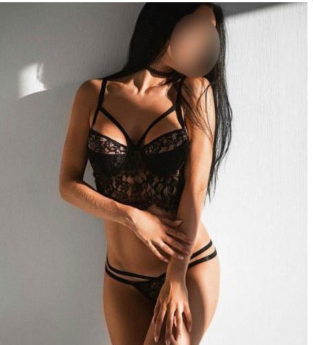 Erdemli Escort Macera Dolu Hayata Adım Atan Kendini Keşfeden Kadın: İnci