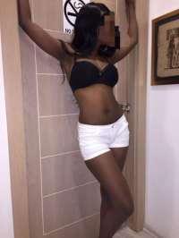 Erdemli Escort Harikalar Yaratan Bayan